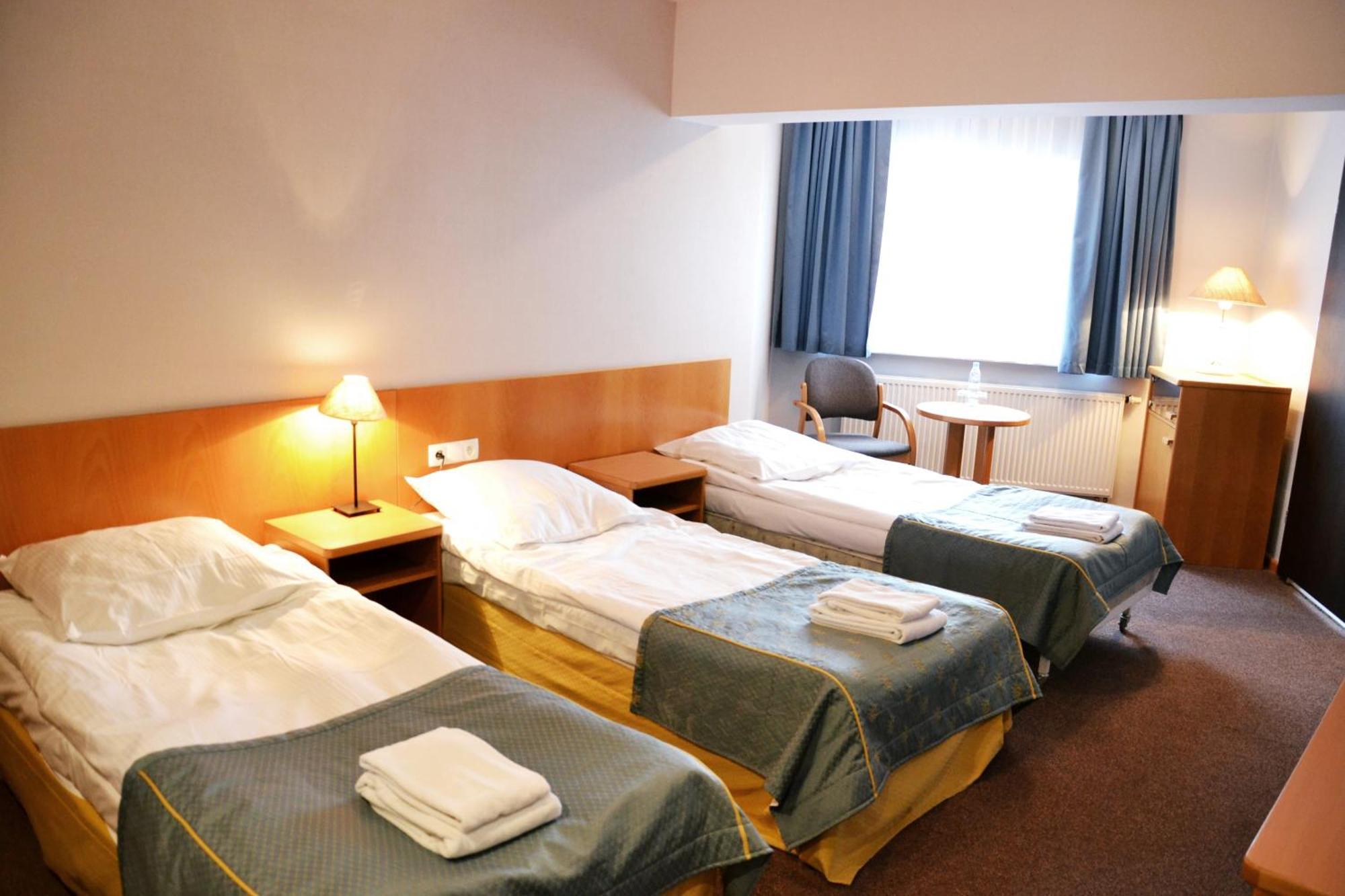 Hotel Orlik Płońsk Zimmer foto